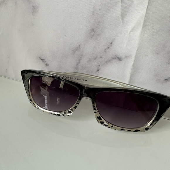 VINTAGE 90s NYS COLLECTION - BLACK/SILVER CHEETAH PRINT SUNGLASSES - Picture 2 of 7
